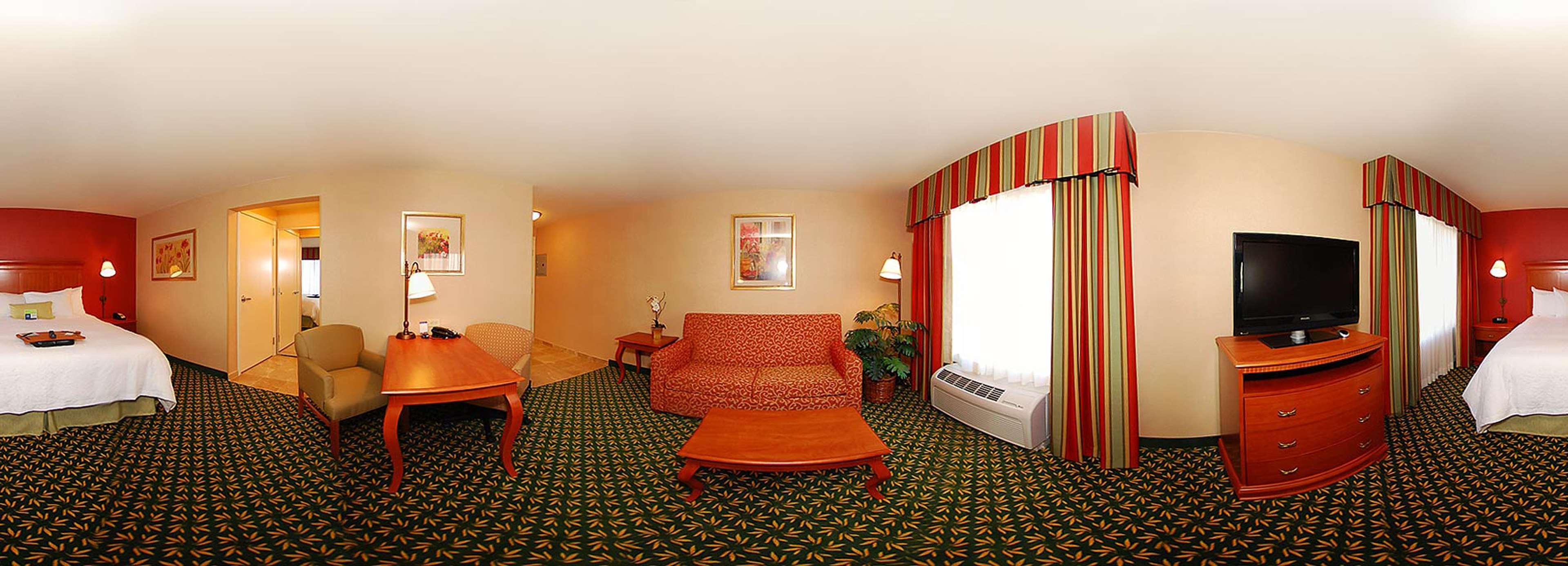 فندق هامبتون إن آند سويتس كاسبر الغرفة الصورة